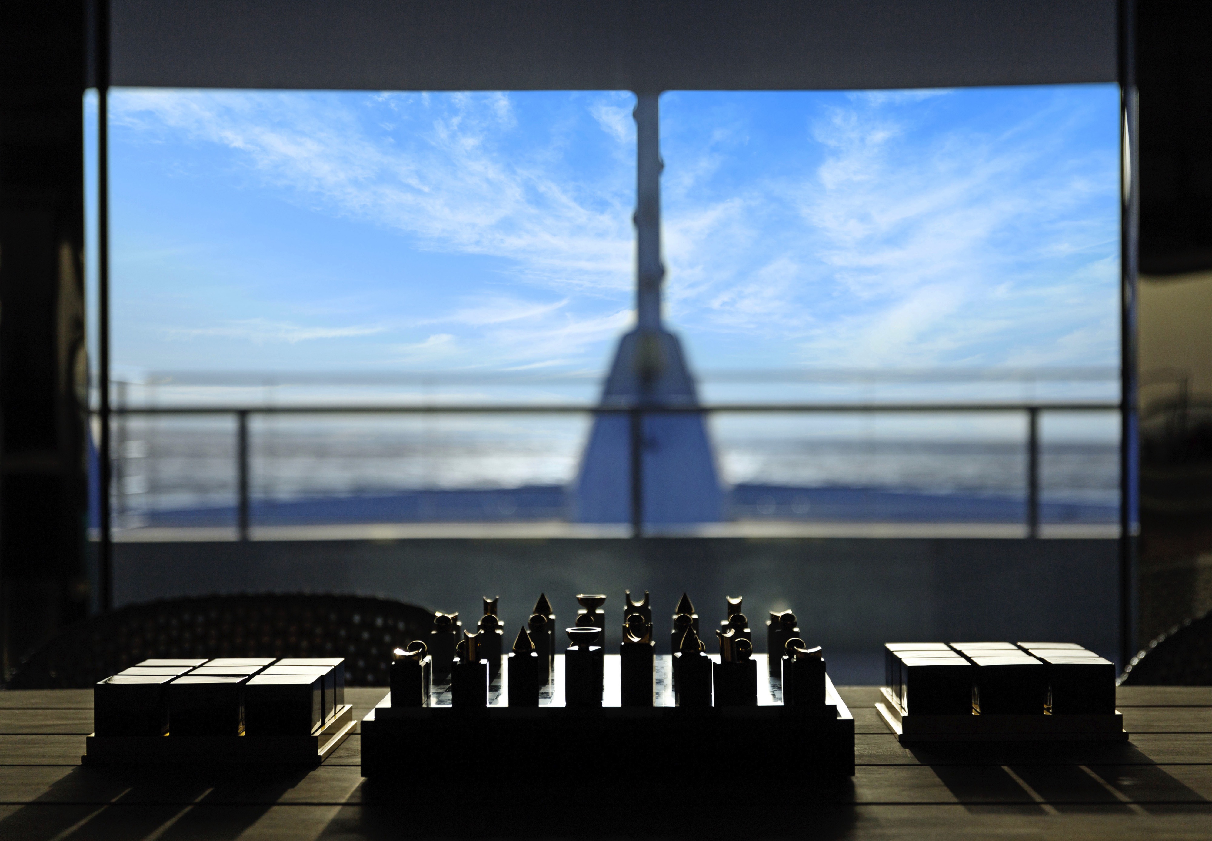 Emerald Sakara - Observation Lounge